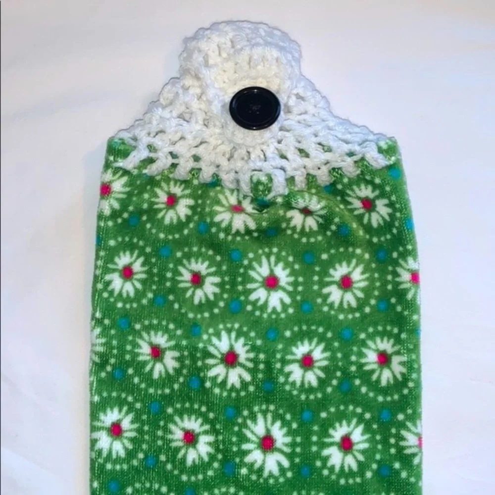 Hand Crafted Pioneer Woman Crochet Top Hanging Kitchen or Bathroom Hand Towel - Picture 2 of 3